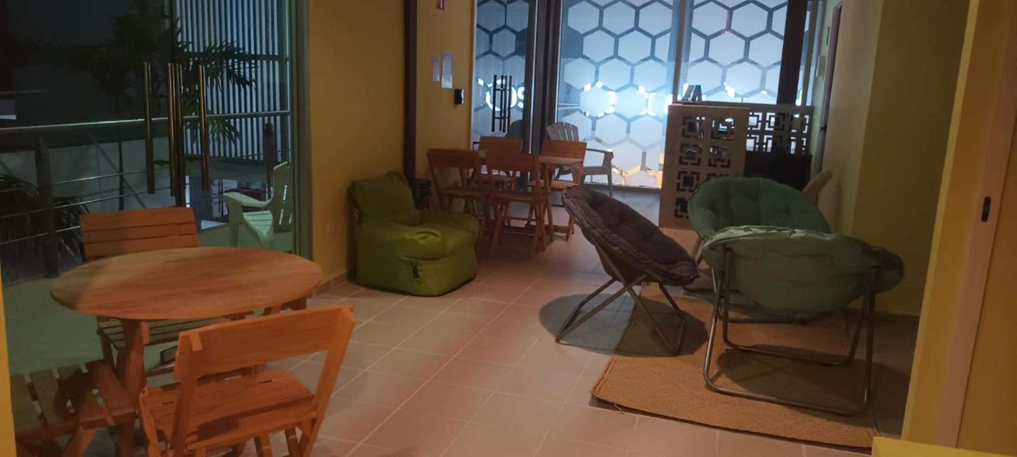 Hostel Tropico 20 Pdc Playa del Carmen Exterior photo